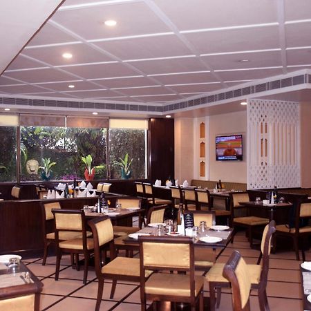 La Place Sarovar Portico Lucknow Exterior foto