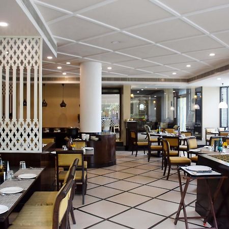 La Place Sarovar Portico Lucknow Exterior foto