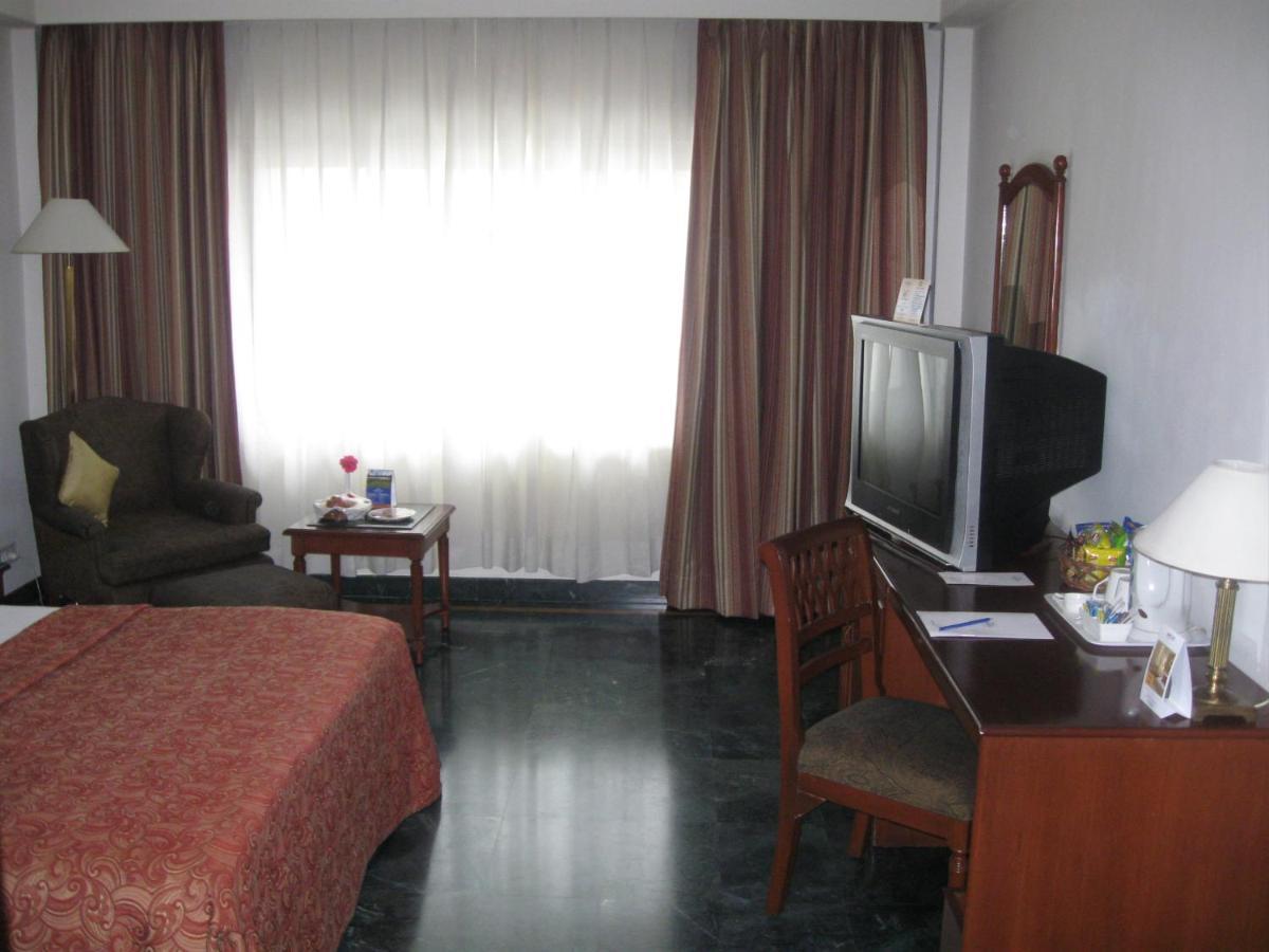 La Place Sarovar Portico Lucknow Exterior foto